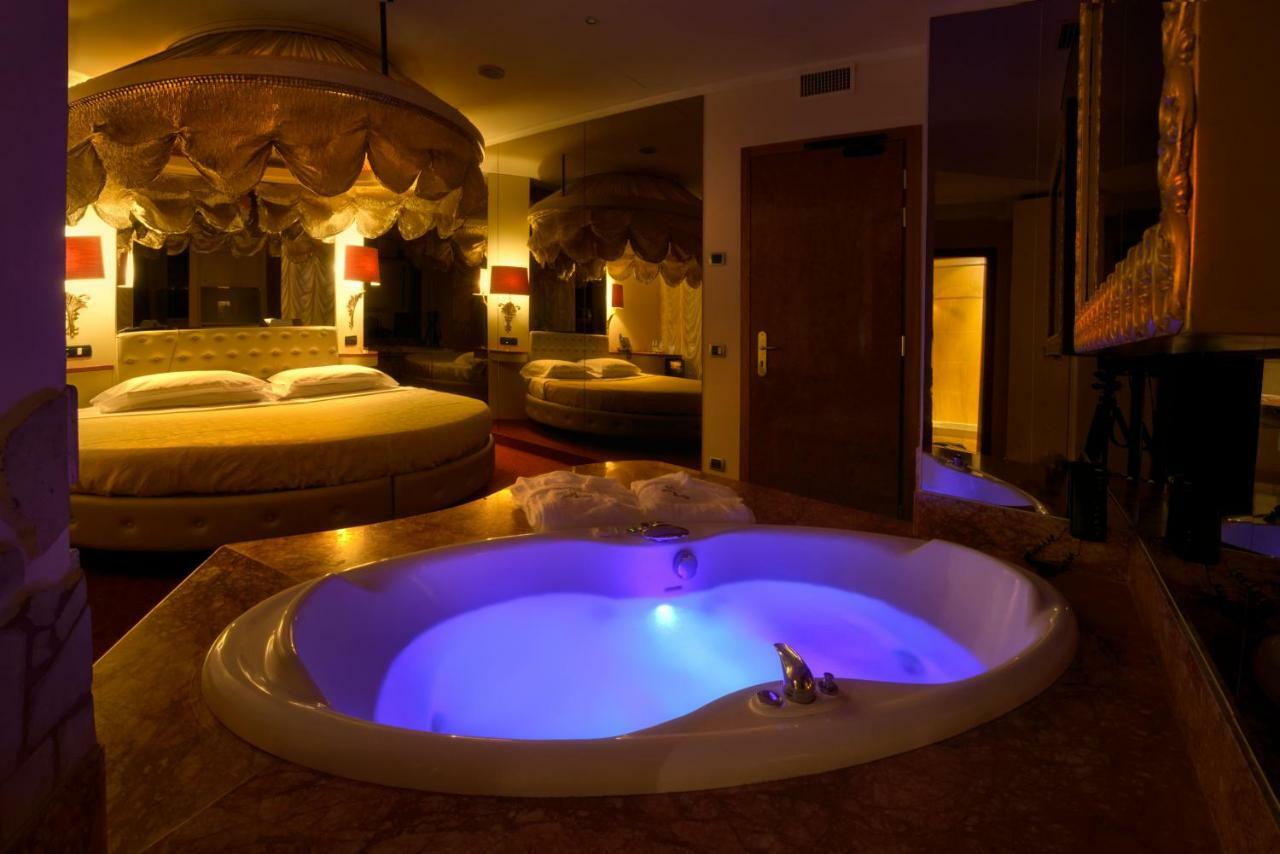 Hotel Motel K Casei Gerola Екстер'єр фото